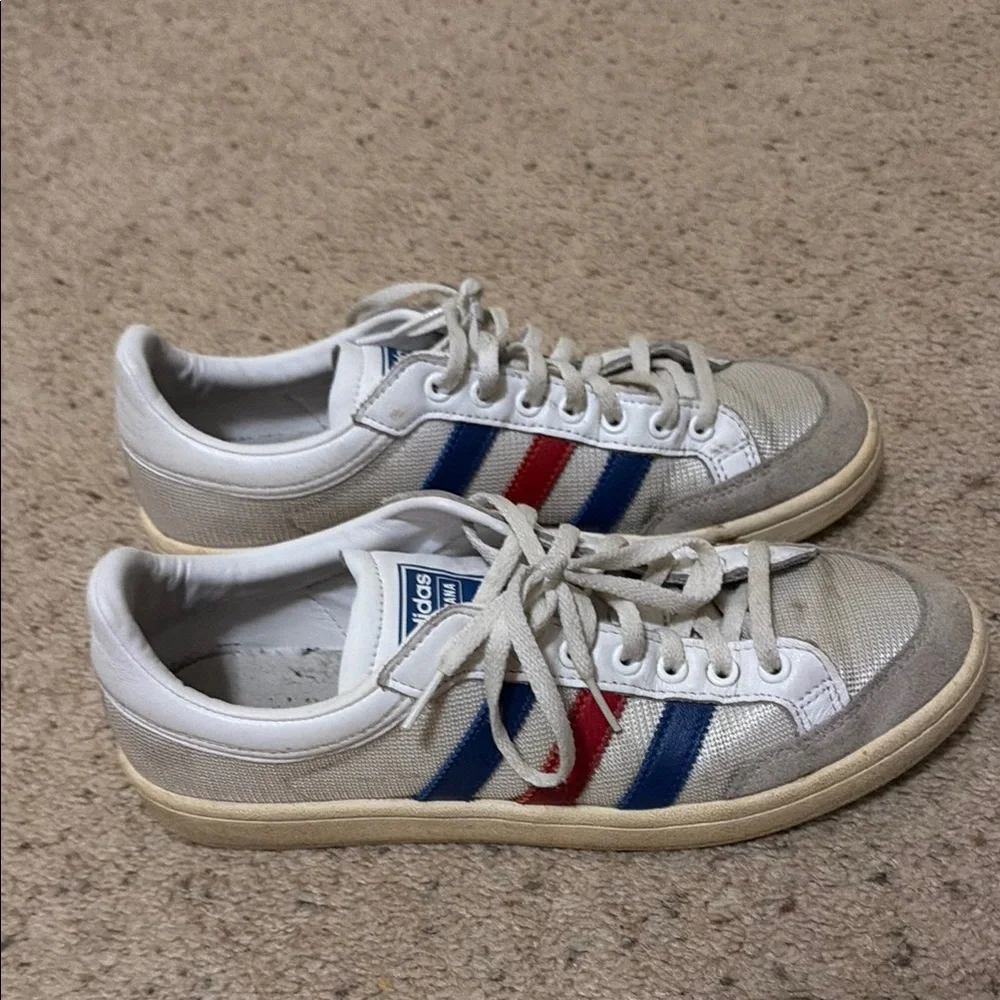 Adidas Classic White Sneakers with Red and Blue Accents - Picture 5 of 5